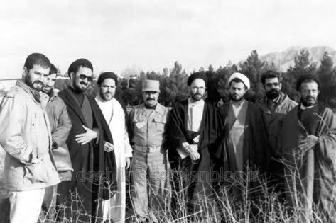 مرحوم نبوی درکنار سید محمد خاتمی سید محمود دعایی و