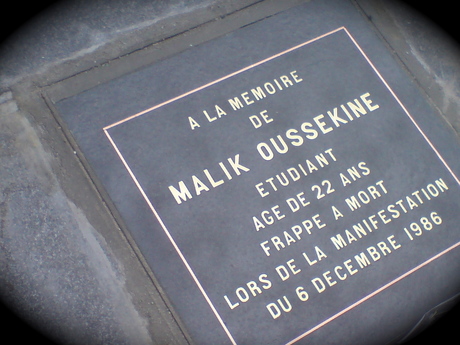 La plaque.