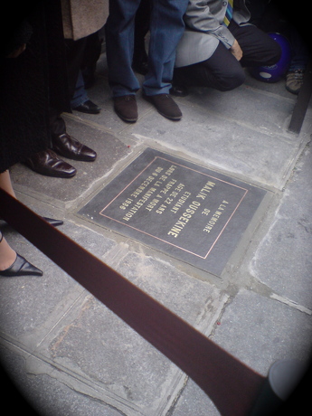 La plaque.