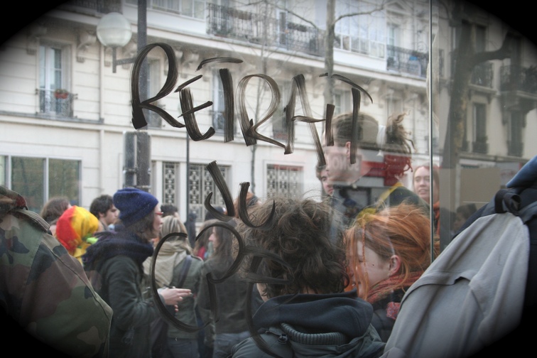 Dans la vitre