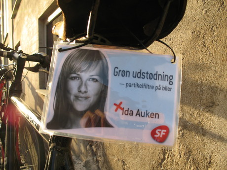 Ida Auken, SF, valgplakat på cykel