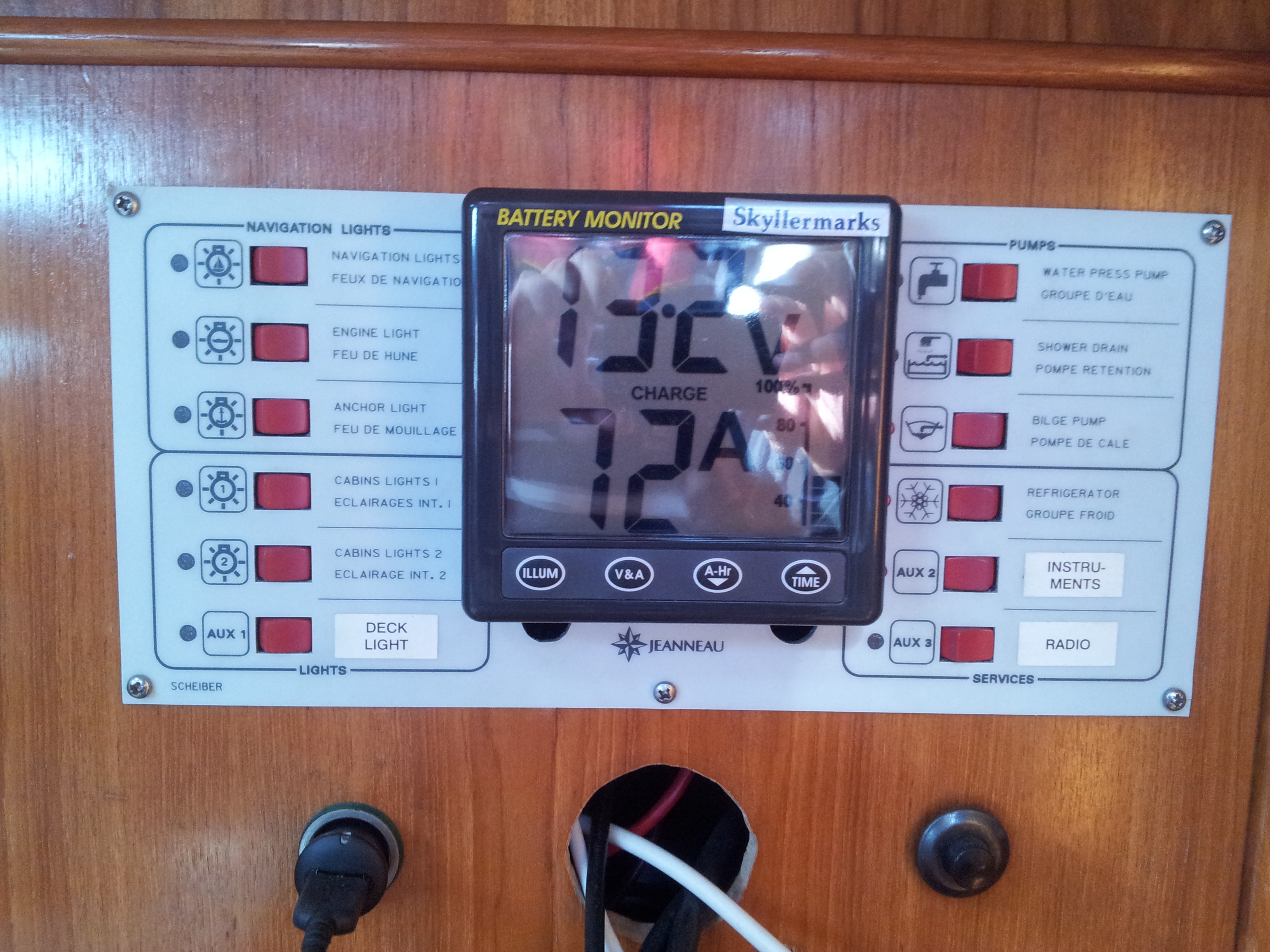 (if dropbox picture sharing don't work... it shows a battermonitor showing 72A)