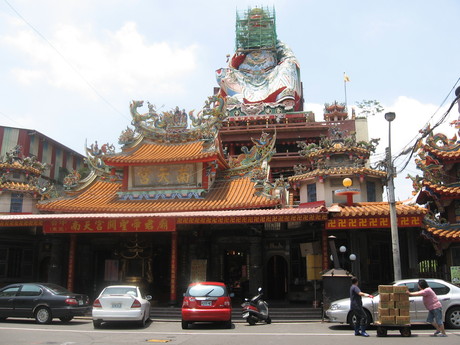 Nantian Temple, with statue of Guan Di