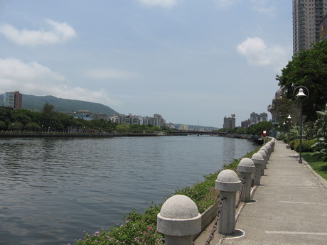 Looking up the Love River from near the hostel