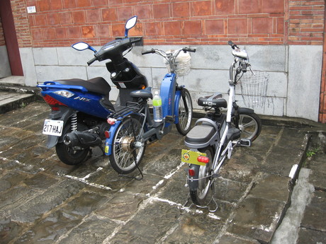 The electric bikes we rented (the scooter is not ours)