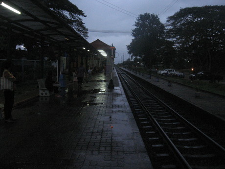 Chaiya train station