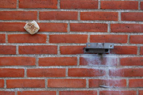 Et rundstykke på en mur Et rundstykke på en mur