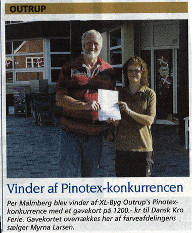 Sussi og Michael Ancher-fisker deler et stykke papir Sussi og Michael Ancher-fisker deler et stykke papir